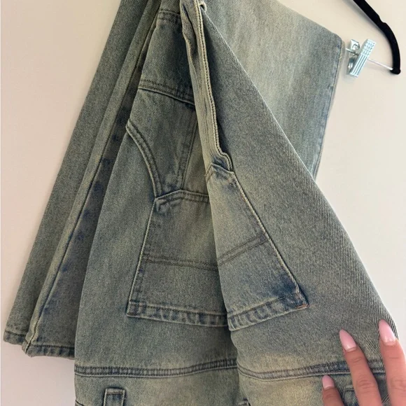 Edikted Low Rise Carpenter Jeans - Picture 5 of 6